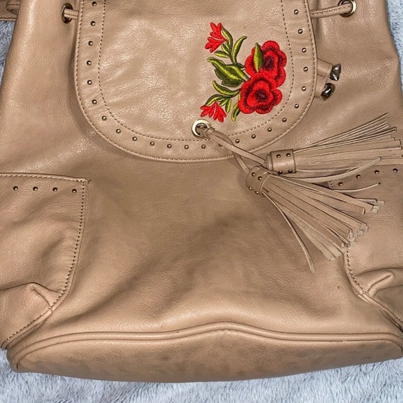 backpack - Picture 2 of 2